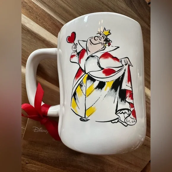🆕 Rae Dunn Disney QUEEN OF HEARTS Double Sided Mug, Collectable NWT - Picture 4 of 5